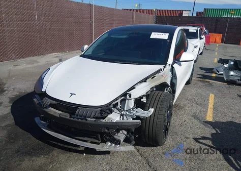 2022 Tesla Model 3 Performance Dual Motor All-Wheel Drive z USA, uszkodzony, nr VIN 5YJ3E1EC2NF261873